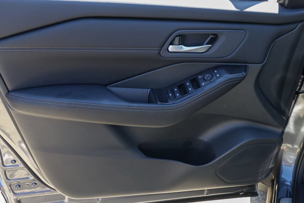 New 2026 Nissan Rogue Dark Armor FWD image 23