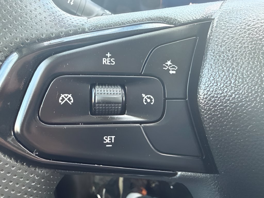 Used 2026 Chevrolet Trax LT FWD image 15