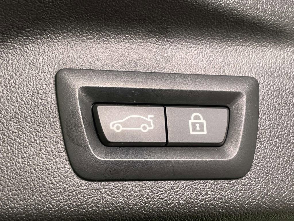 Used 2023 BMW X7 xDrive40i w/ Executive Package image 22