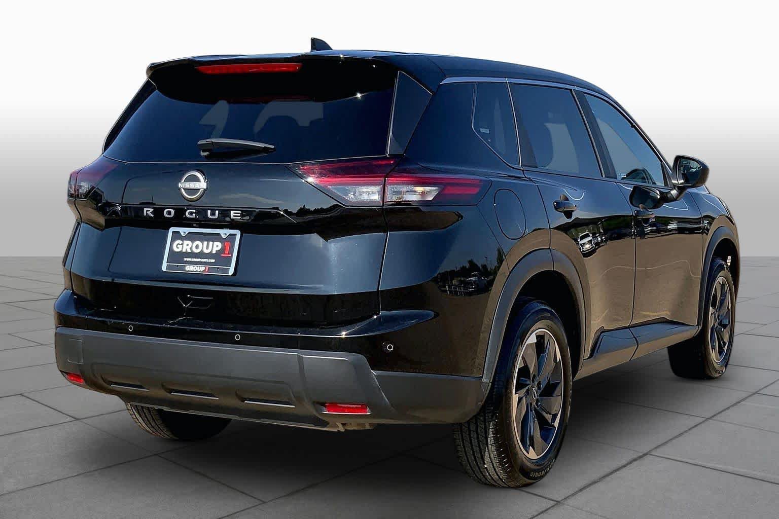 Used 2025 Nissan Rogue SV FWD image 13