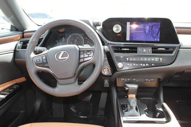 Certified 2024 Lexus ES 300h w/ Premium Package image 14