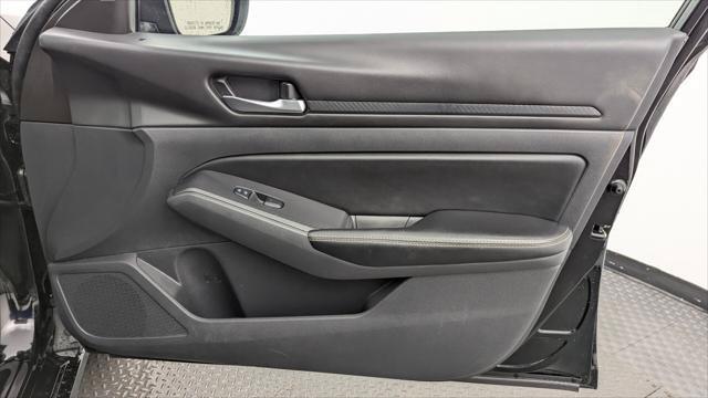 Used 2025 Nissan Altima 2.5 SV FWD image 22