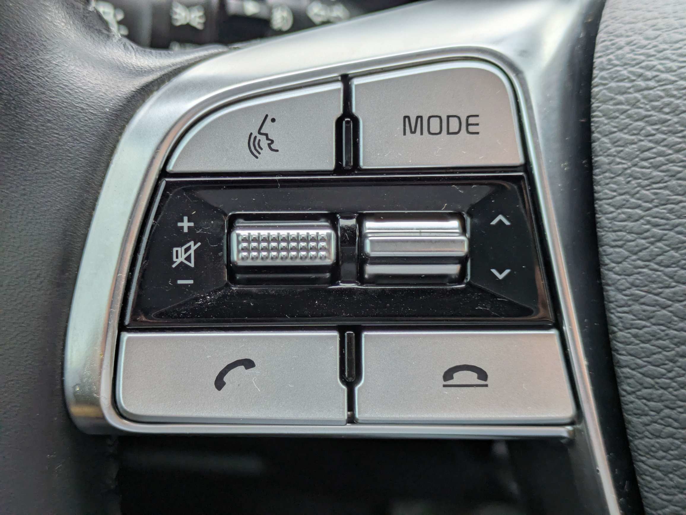 Certified 2021 Kia Telluride SX w/ Towing Package FWD image 33