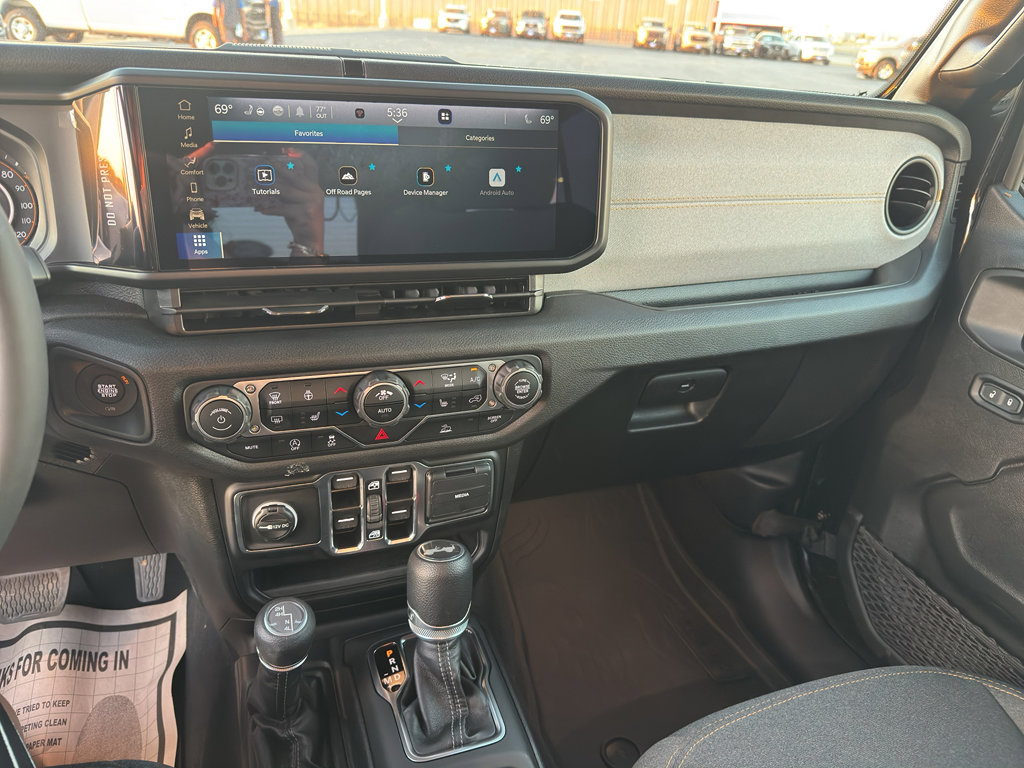 Used 2025 Jeep Wrangler Sport S image 14