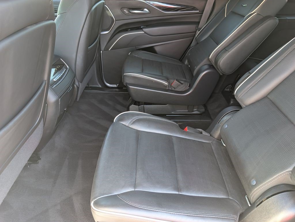 Certified 2022 Cadillac Escalade Sport w/ Touring Package AWD/4WD image 18
