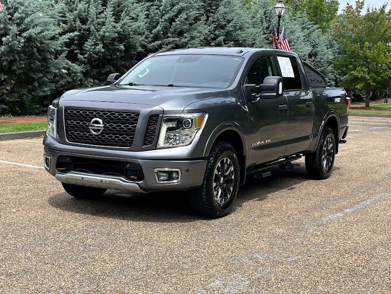 Used 2018 Nissan Titan PRO-4X w/ Pro-4x Convenience Package AWD/4WD image 26