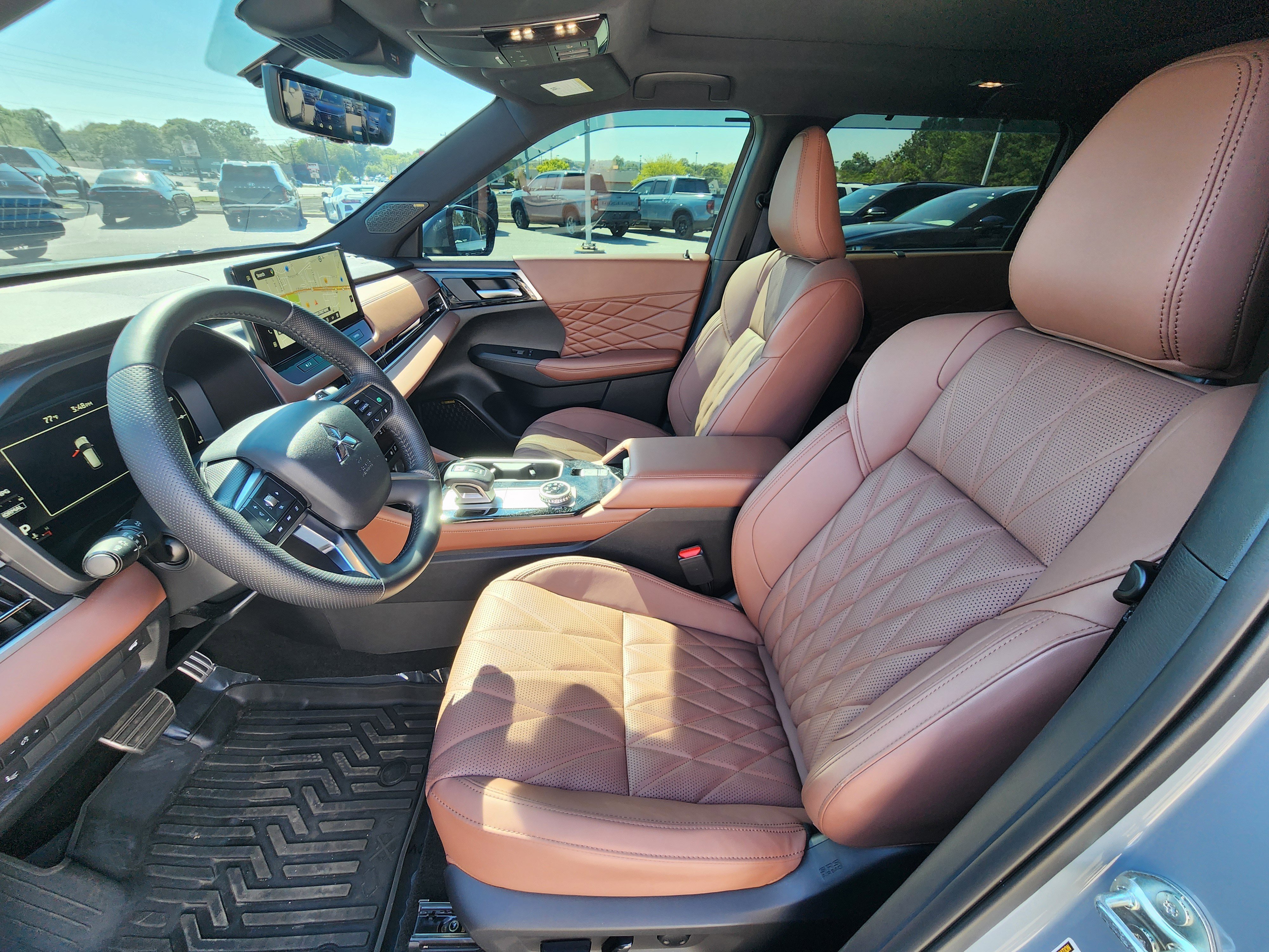 Used 2025 Mitsubishi Outlander SEL image 17