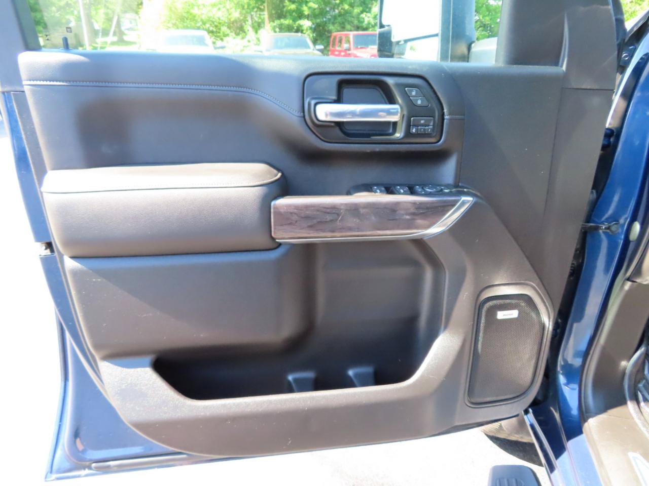 Used 2020 Chevrolet Silverado 2500 LTZ w/ LTZ Plus Package AWD/4WD image 28
