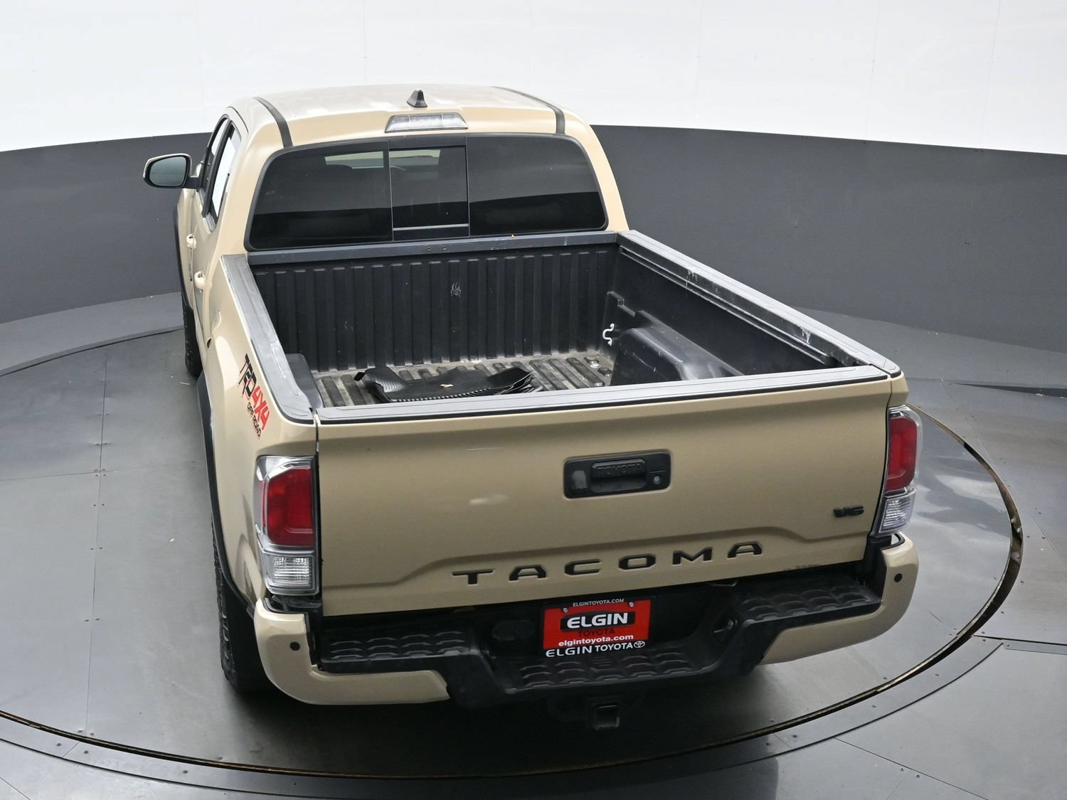 Used 2020 Toyota Tacoma TRD Off-Road w/ Technology Package AWD/4WD image 39
