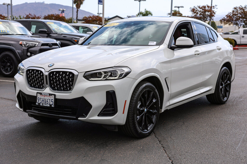 Used 2022 BMW X4 xDrive30i w/ M Sport Package 2 AWD/4WD image 21