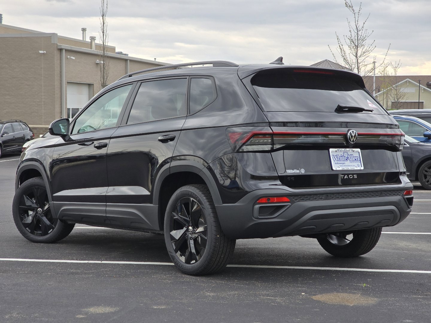 New 2026 Volkswagen Taos SE FWD image 9