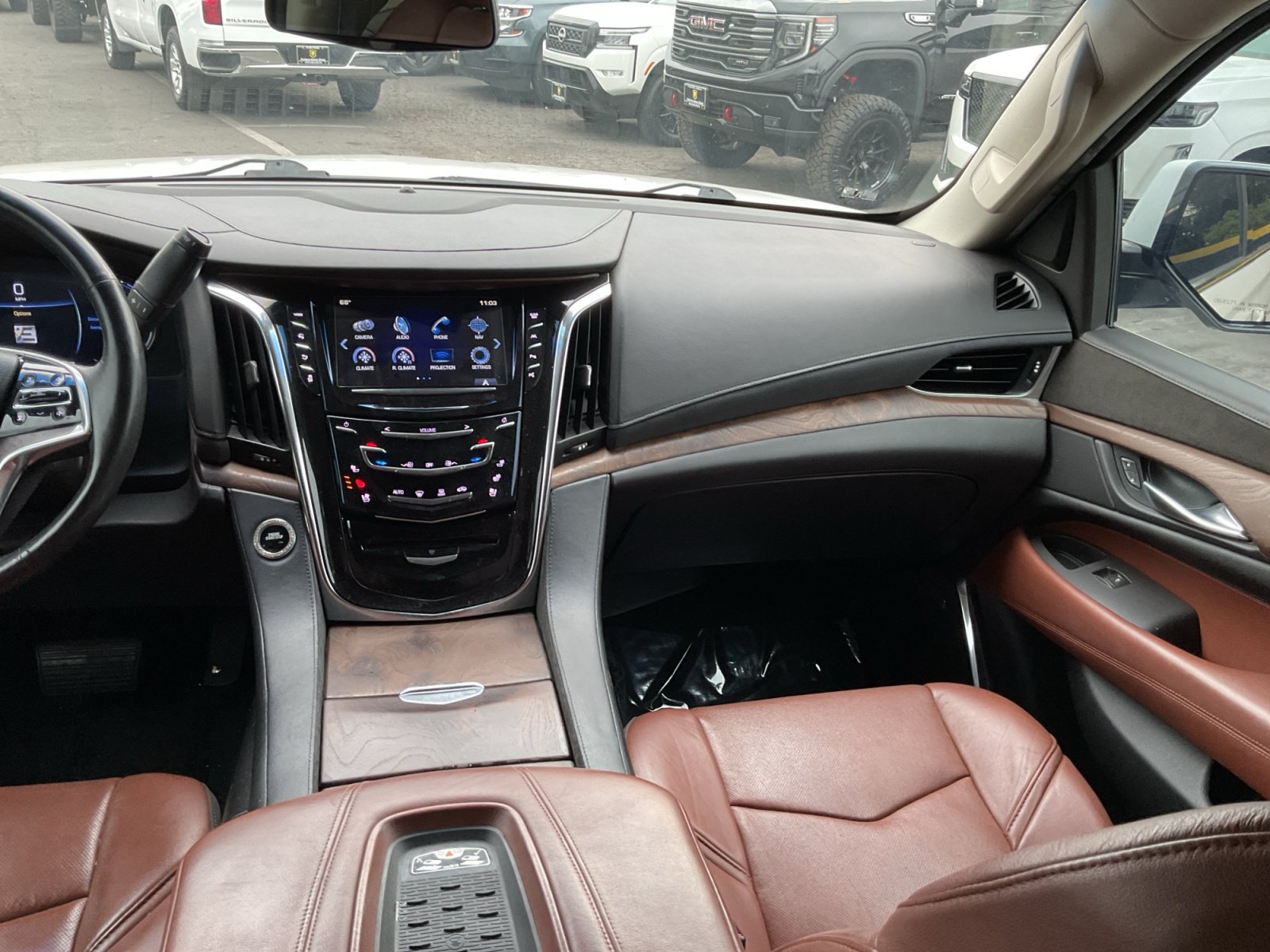 Used 2017 Cadillac Escalade Premium Luxury RWD image 16