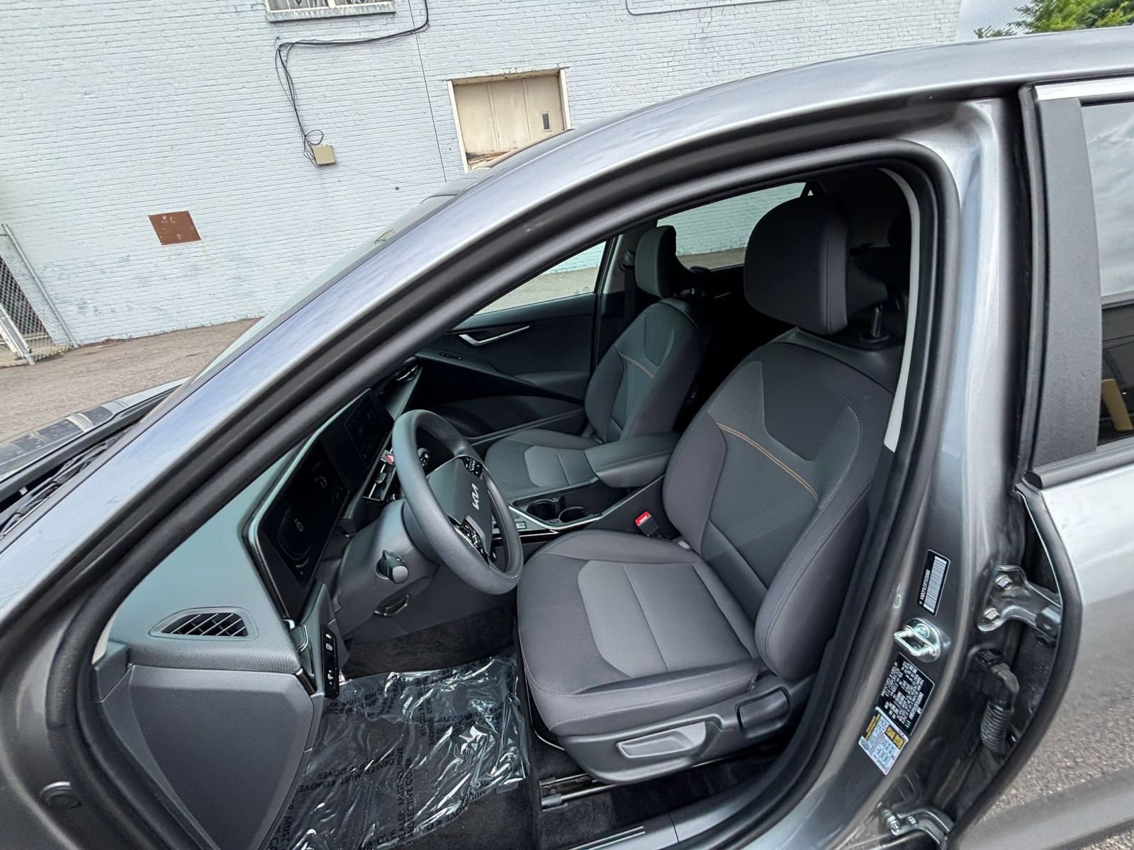 Used 2026 Kia Niro LX FWD image 35