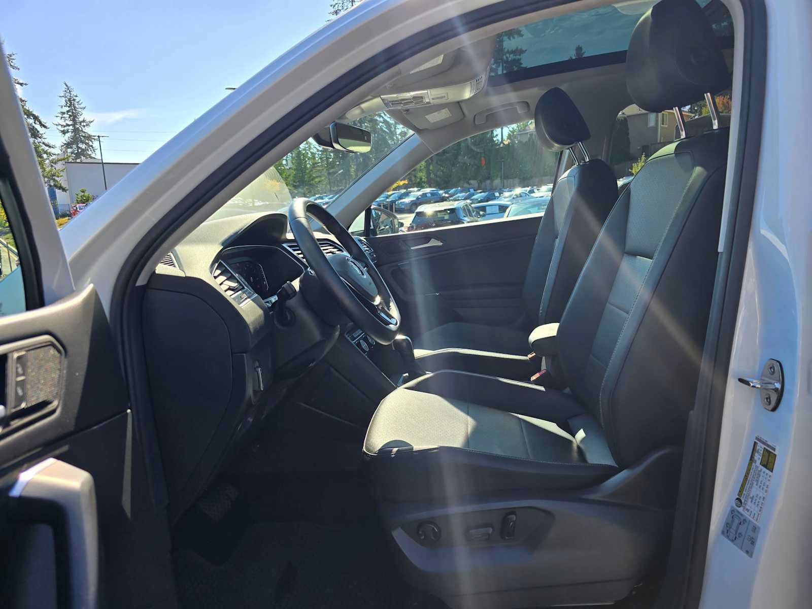 Used 2020 Volkswagen Tiguan SEL AWD/4WD image 20