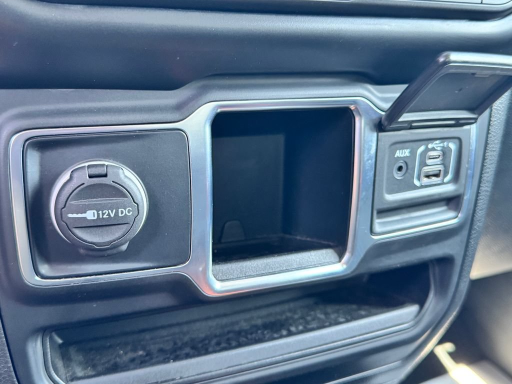 Used 2022 Jeep Wrangler Sport AWD/4WD image 23