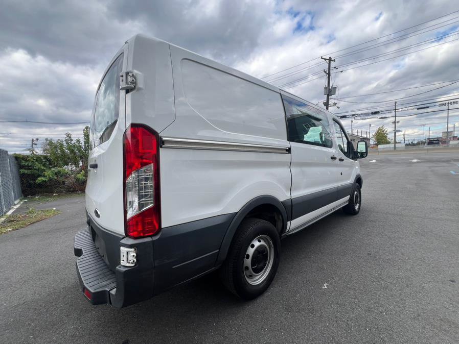 Used 2018 Ford Transit 250 130 Low Roof image 4