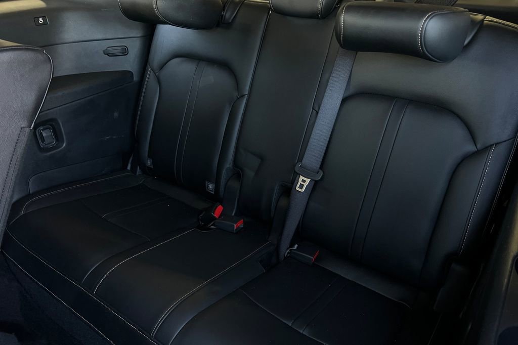 Certified 2024 MAZDA CX-90 Plug-In Hybrid w/ Preferred image 19