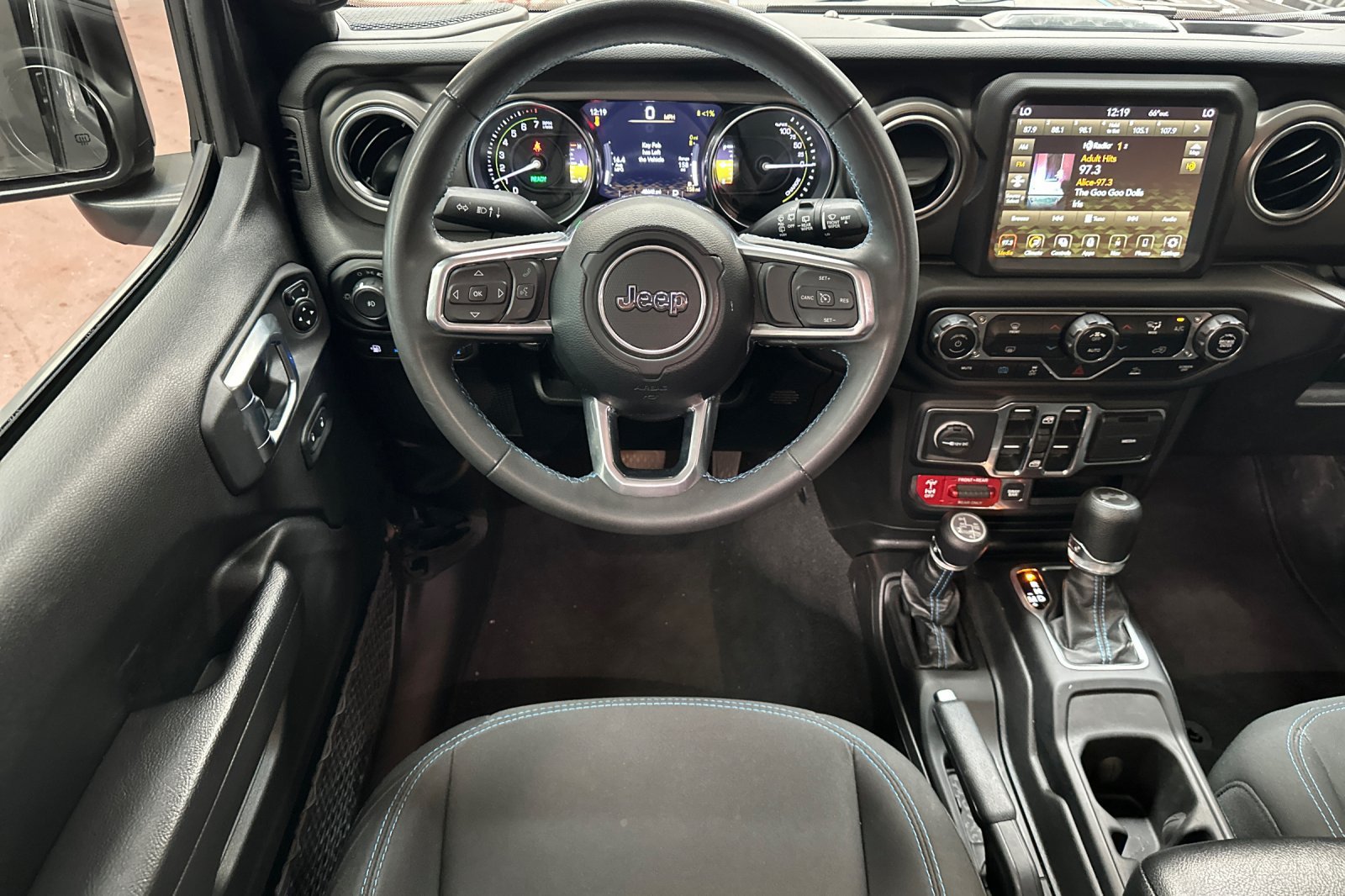 Used 2023 Jeep Wrangler Unlimited Rubicon 4xe AWD/4WD image 18