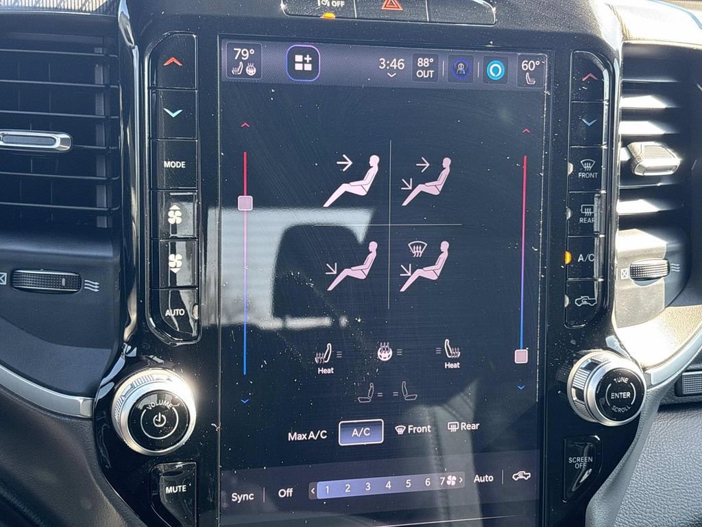 New 2026 RAM 1500 4x4 Crew Cab image 18