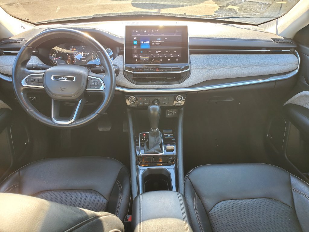 Used 2022 Jeep Compass Latitude w/ Sun and Sound Group AWD/4WD image 10