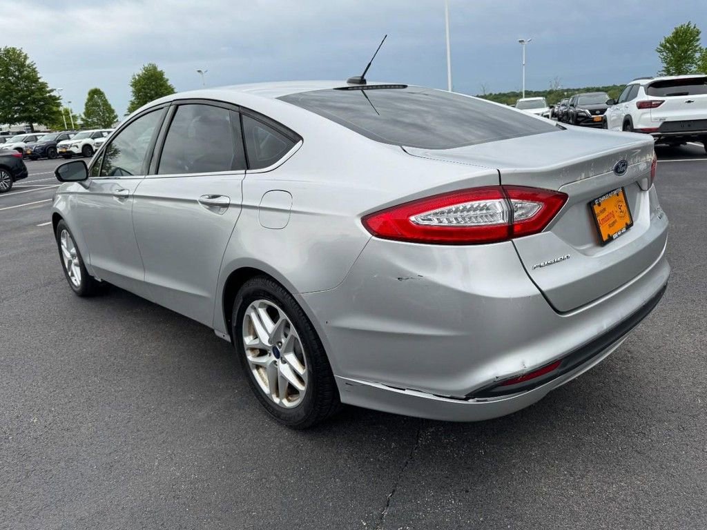 Used 2014 Ford Fusion SE FWD image 5