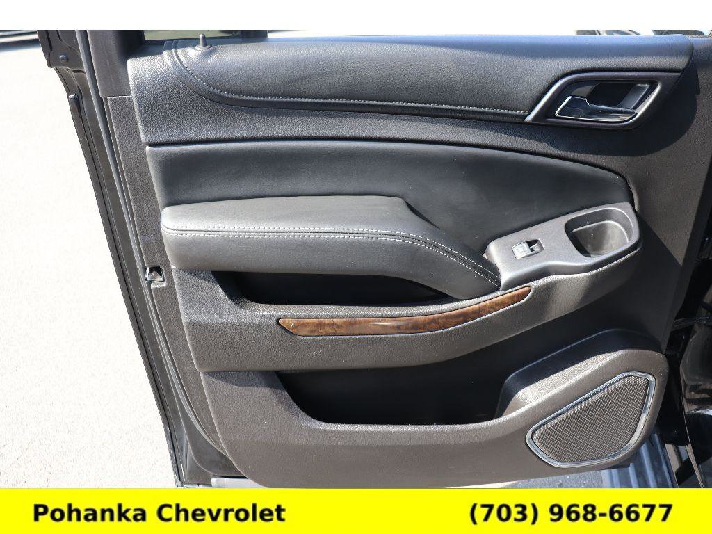 Used 2016 Chevrolet Suburban LT w/ Luxury Package image 27