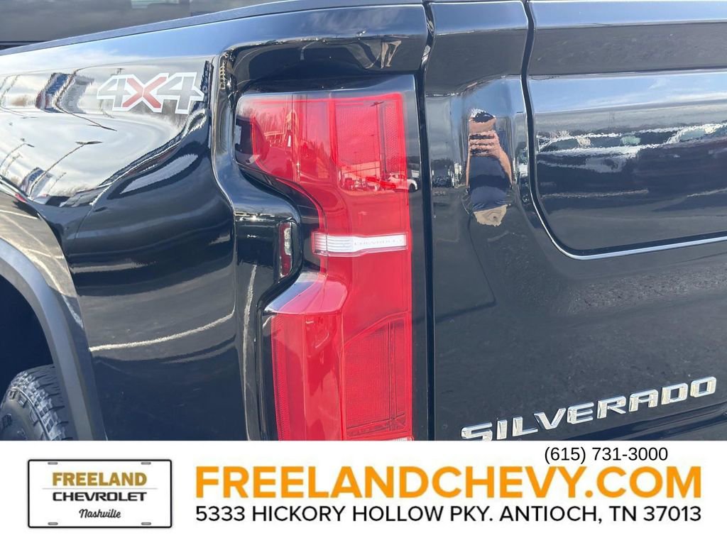 Used 2025 Chevrolet Silverado 2500 LTZ w/ LTZ Plus Package image 15
