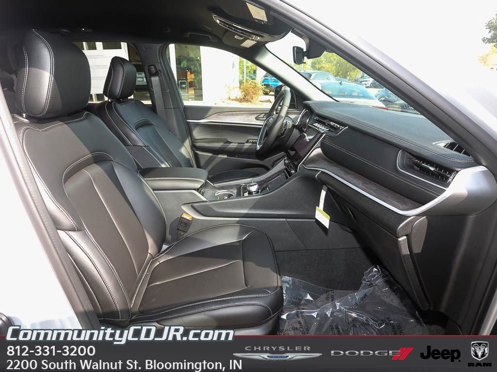 New 2025 Jeep Grand Cherokee Limited image 19