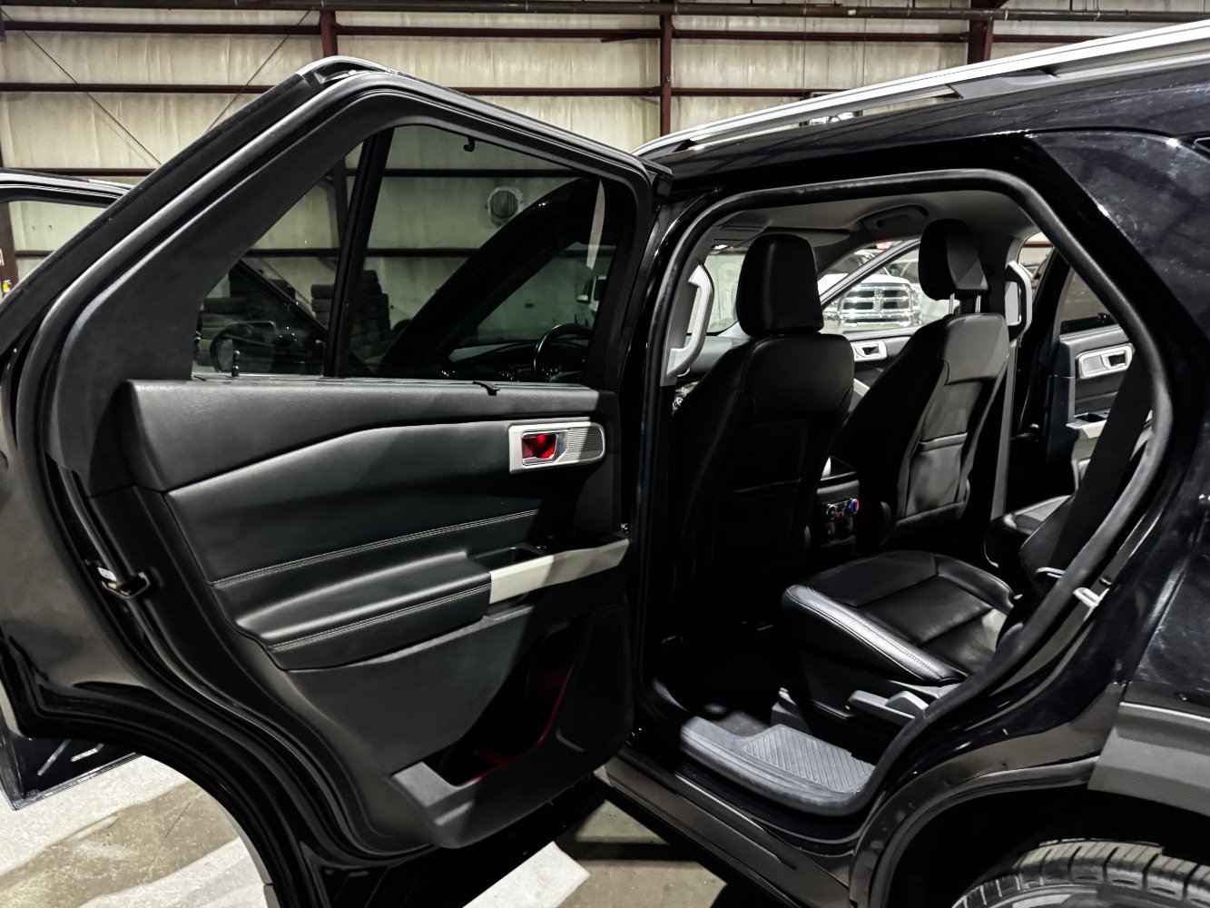 Used 2021 Ford Explorer Limited AWD/4WD image 16