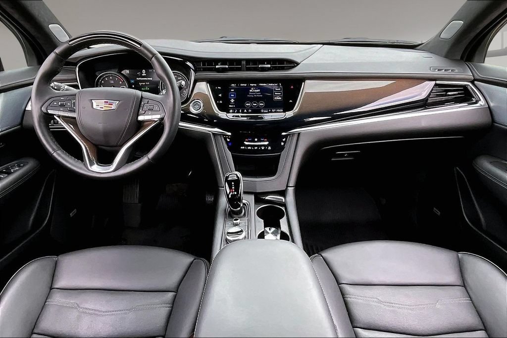Used 2025 Cadillac XT6 Premium Luxury w/ Platinum Package AWD/4WD image 15