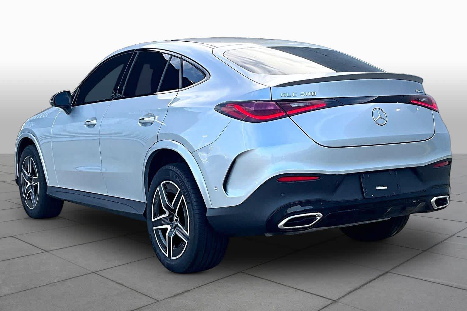 Used 2025 Mercedes-Benz GLC 300 4MATIC image 12
