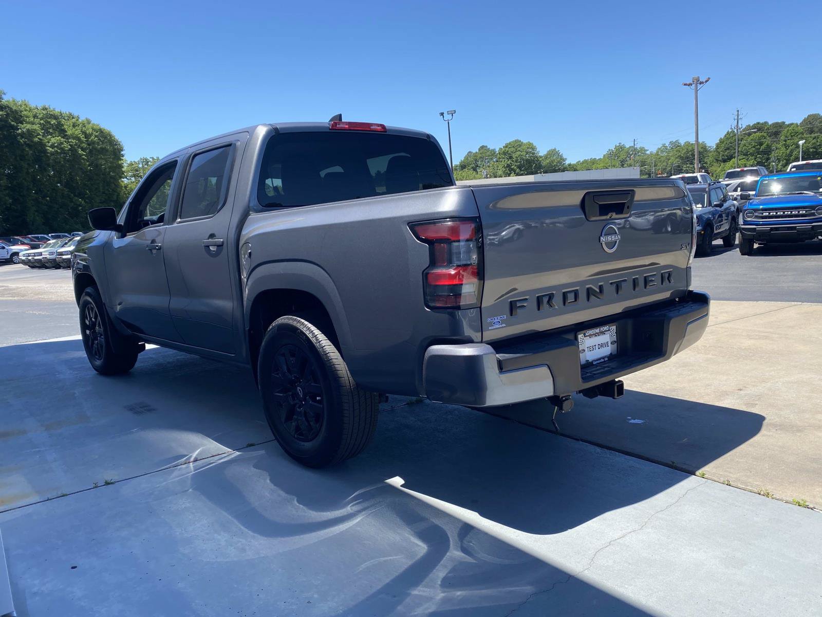 Used 2023 Nissan Frontier SV RWD image 9