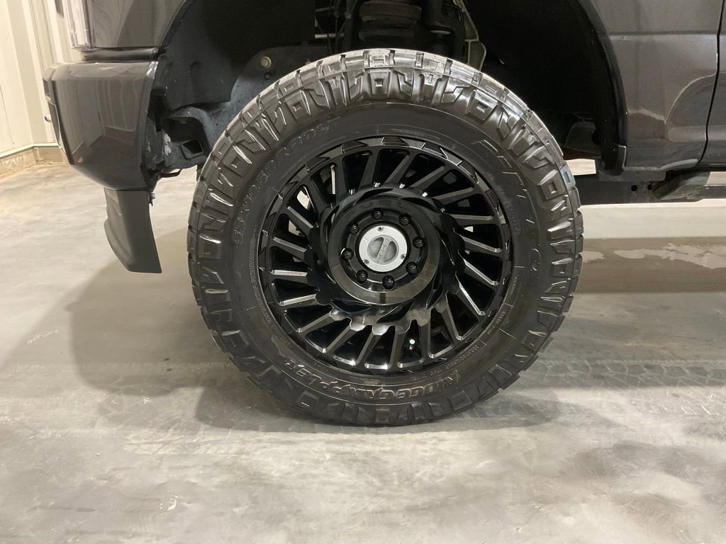 Used 2020 Ford F350 Platinum w/ FX4 Off-Road Package image 6