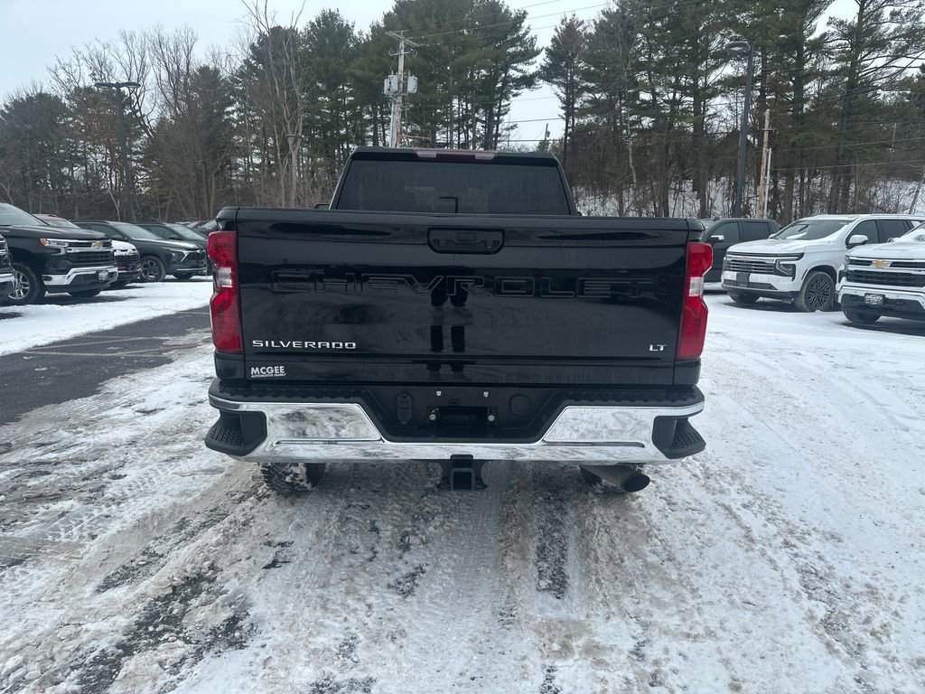 Used 2023 Chevrolet Silverado 2500 LT AWD/4WD image 3