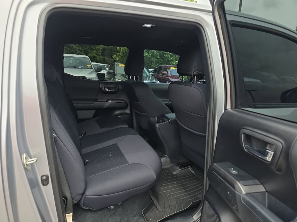 Used 2019 Toyota Tacoma TRD Off-Road AWD/4WD image 11