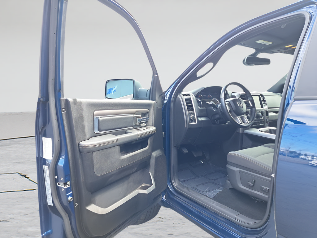 Used 2024 RAM 1500 Warlock AWD/4WD image 17