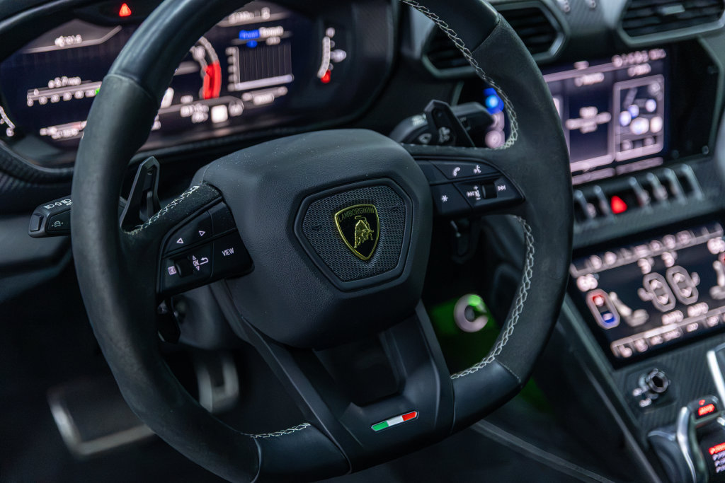 Used 2023 Lamborghini Urus Performante AWD/4WD image 33
