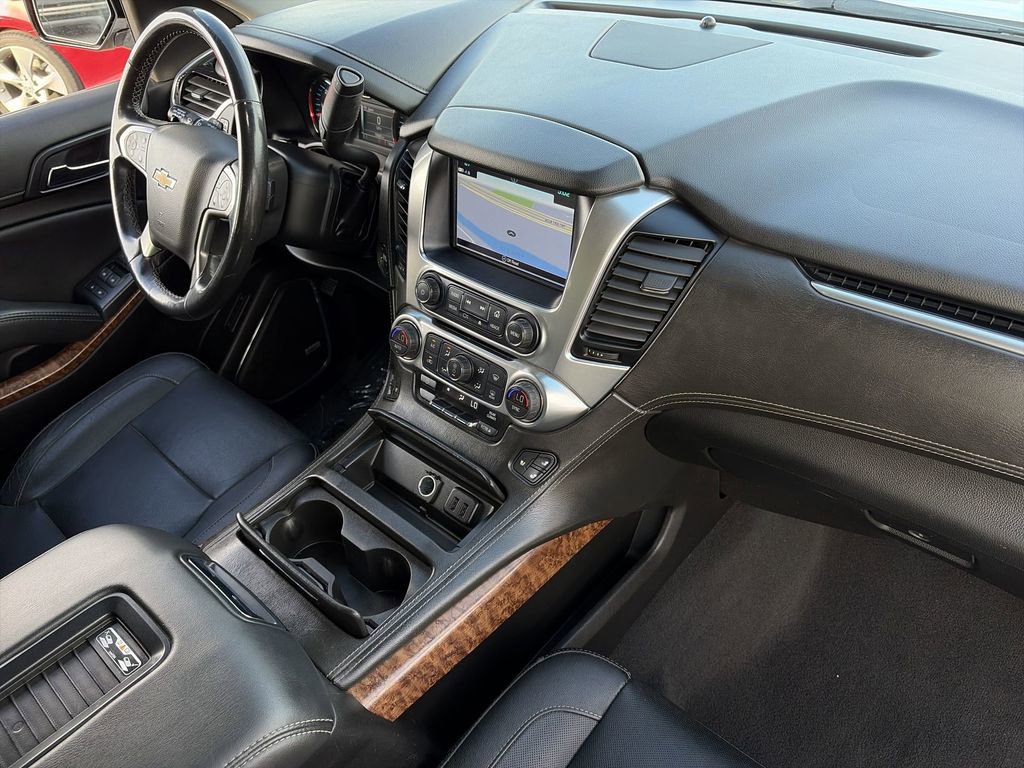 Used 2020 Chevrolet Suburban Premier AWD/4WD image 22