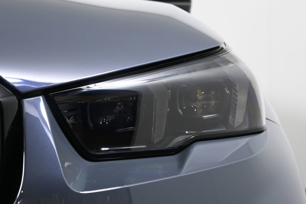 New 2026 BMW M5 w/ Executive Package AWD/4WD image 11