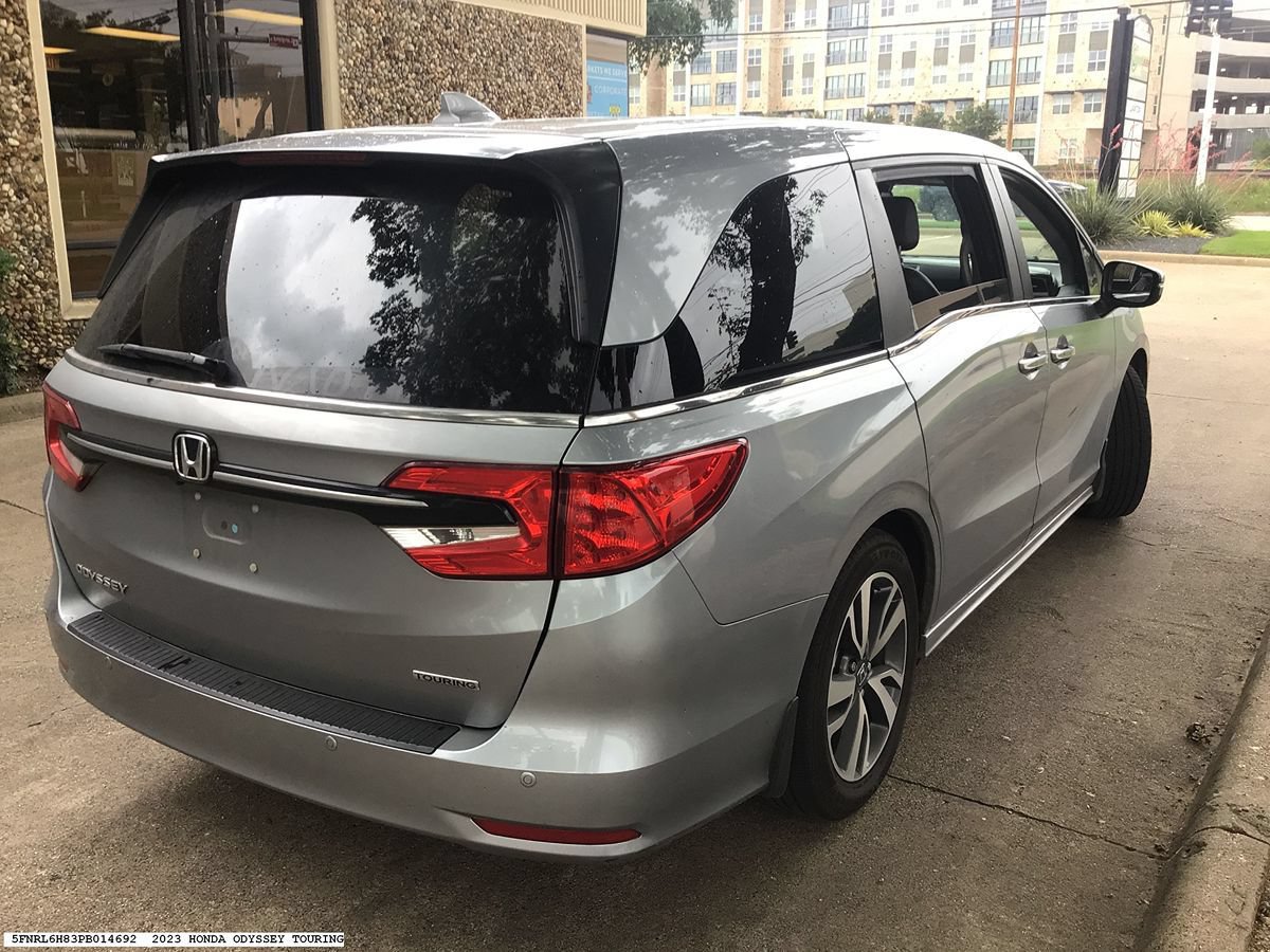 Used 2023 Honda Odyssey Touring image 5