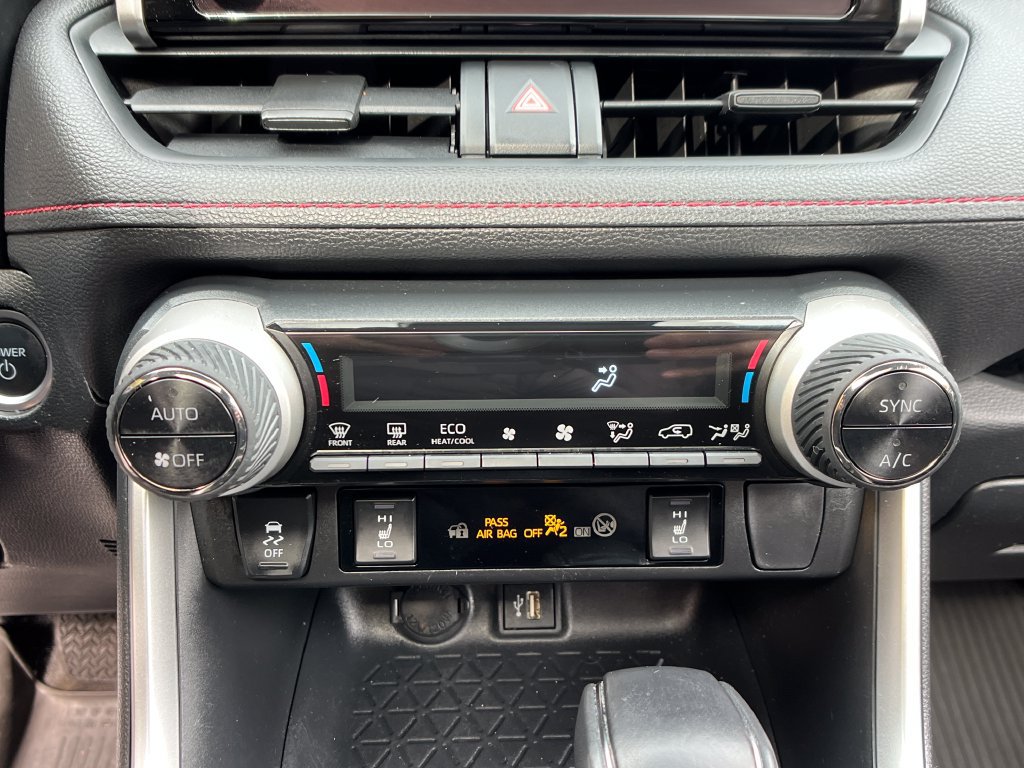 Used 2023 Toyota RAV4 SE w/ Weather & Moonroof Package AWD/4WD image 17