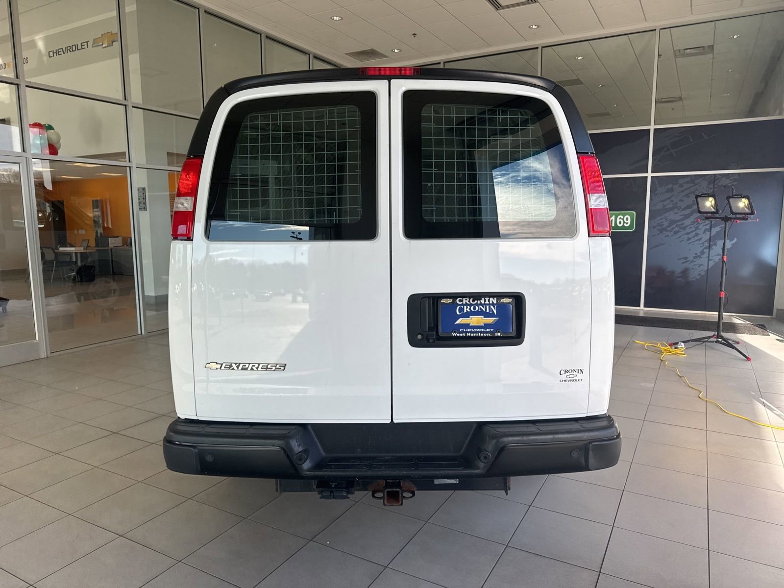 Used 2021 Chevrolet Express 2500 w/ Driver Convenience Package image 8
