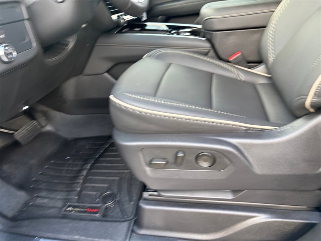 Used 2026 Chevrolet Suburban Premier image 22