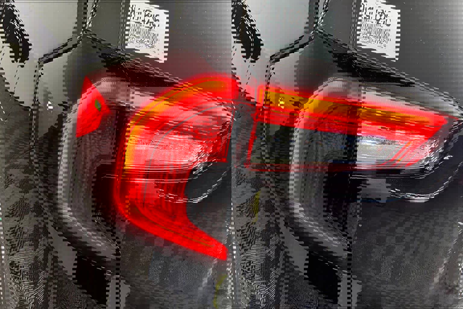 Used 2024 GMC Terrain SLT image 28