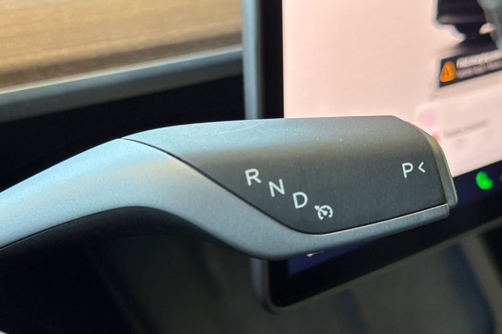 Used 2024 Tesla Model Y Long Range AWD/4WD image 24