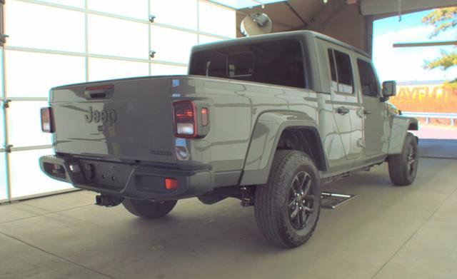 Used 2021 Jeep Gladiator Sport image 5