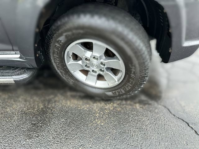 Used 2011 Toyota 4Runner SR5 w/ Premium Pkg w/Leather AWD/4WD image 11