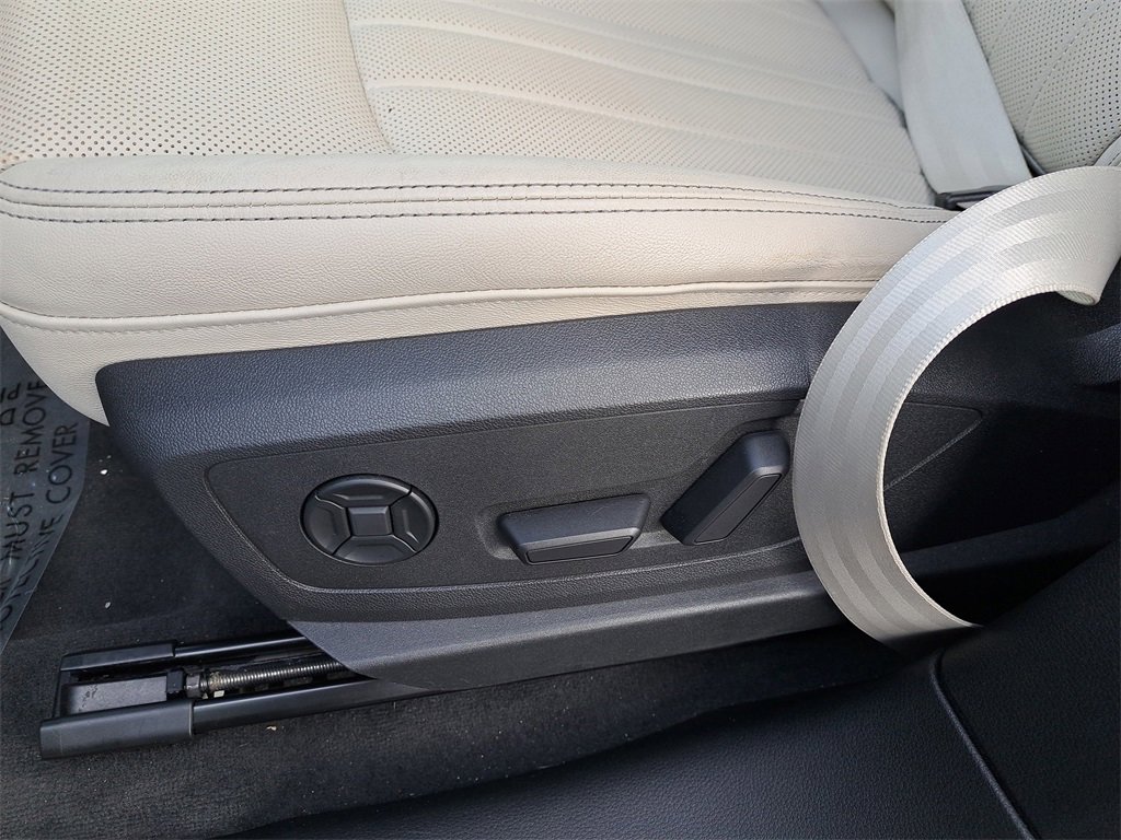 Certified 2024 Audi Q8 e-tron Premium Plus w/ Premium Plus Package image 18