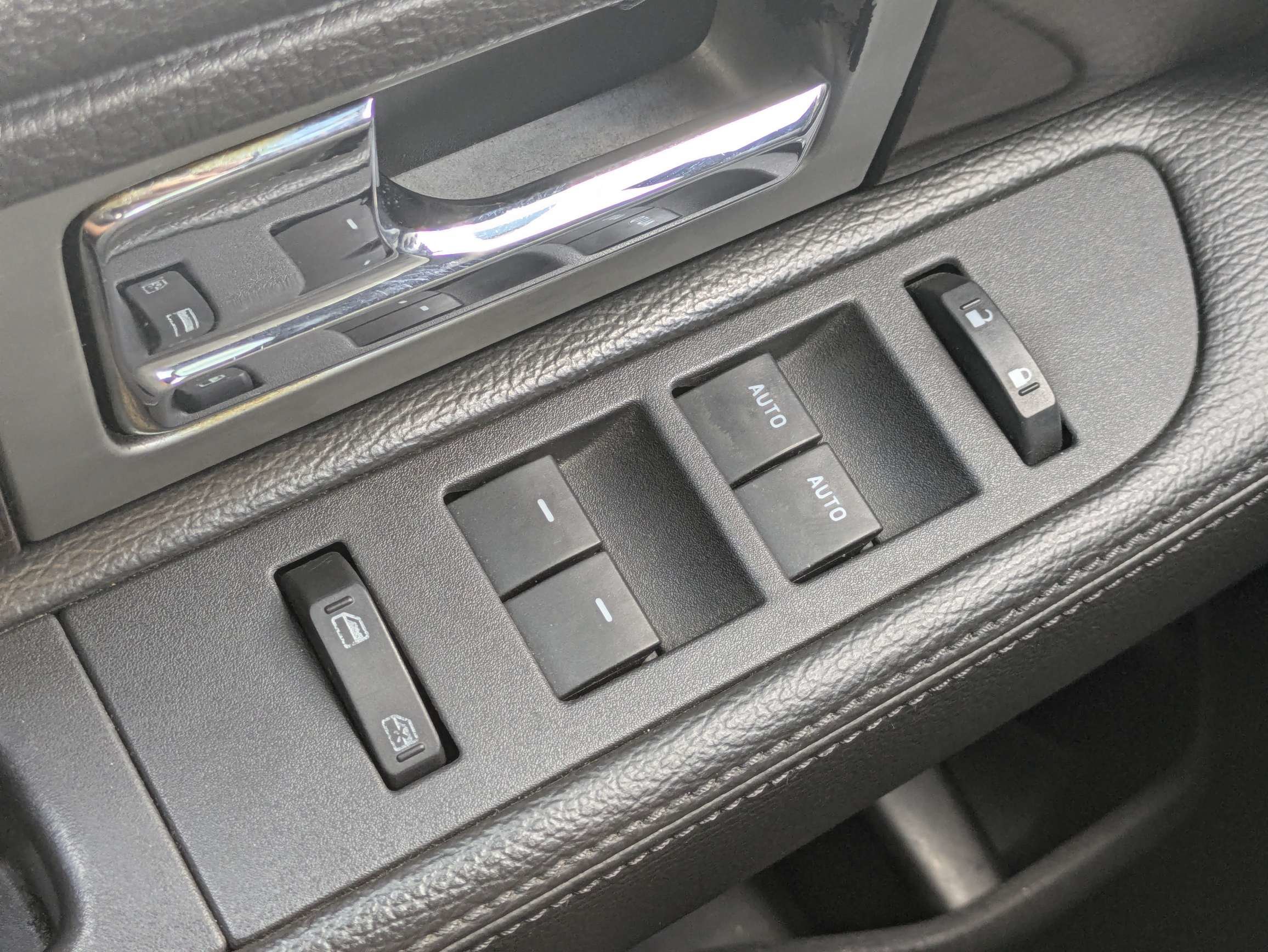 Used 2013 Ford F150 Platinum AWD/4WD image 23