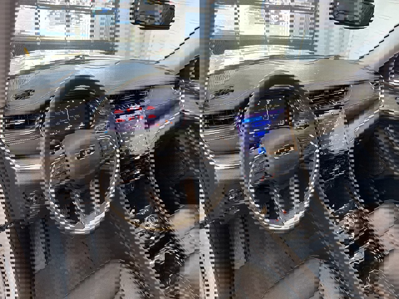 Used 2023 Jeep Grand Cherokee L Limited w/ Black Appearance Package image 17